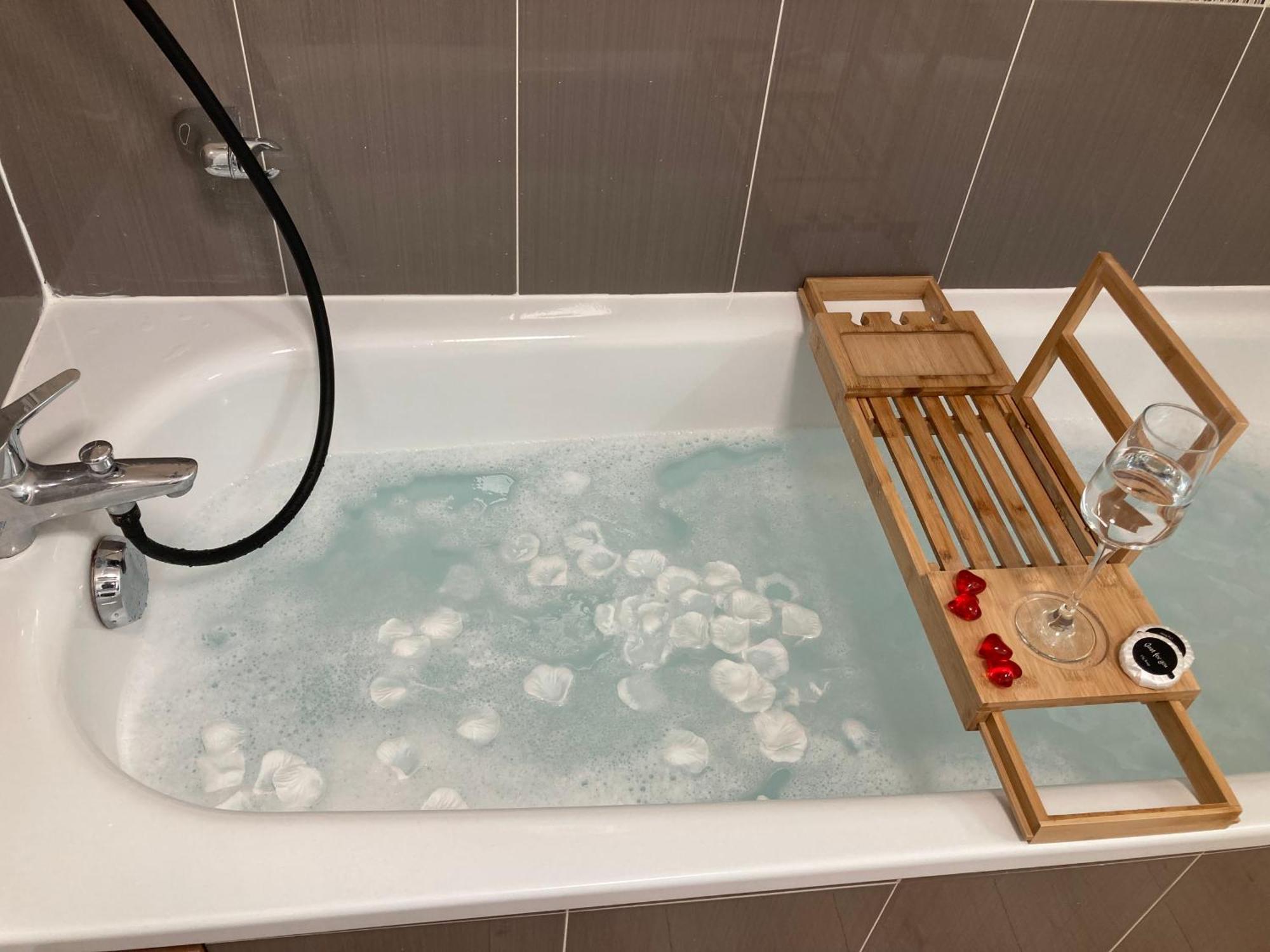 Comfort And Tranquility Near Lyon And Groupama Stadium, 4 Personnes Meyzieu Ngoại thất bức ảnh